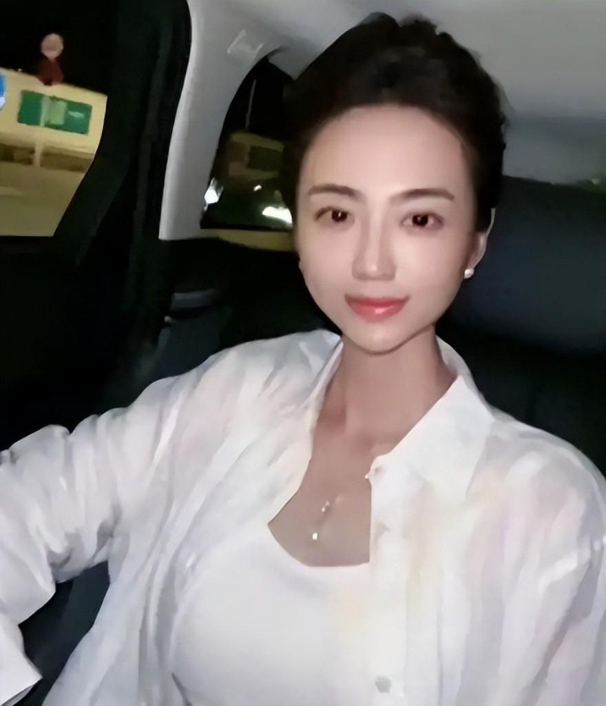 许家印被捕倒台后，恒大歌舞团长白珊珊，居然嫁给了这个男人