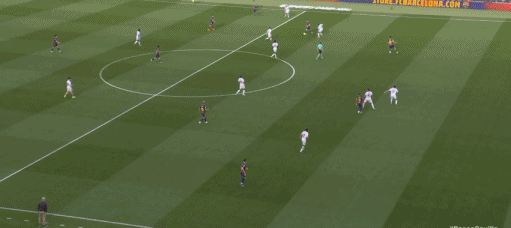 中国足彩网-半场：巴萨3-1塞维利亚，拉菲尼亚点射双响，奥尔莫破门