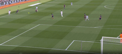 中国足彩网-半场：巴萨3-1塞维利亚，拉菲尼亚点射双响，奥尔莫破门